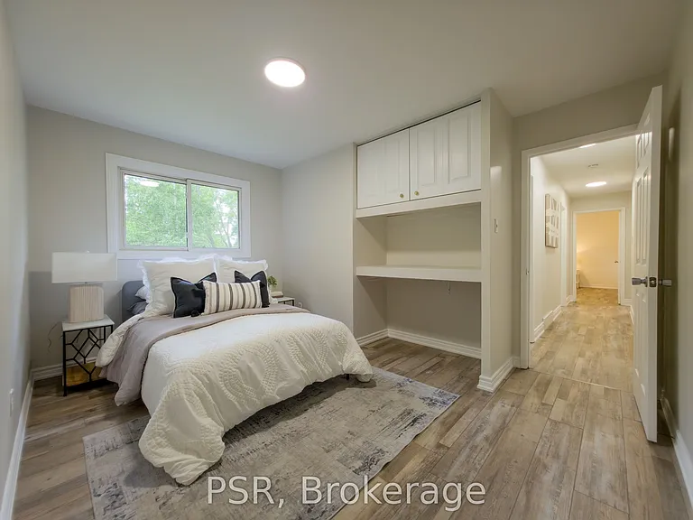88 Upper Canada Dr — Photo 12