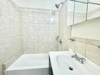 Rented by HOLTON REAL ESTATE INC.