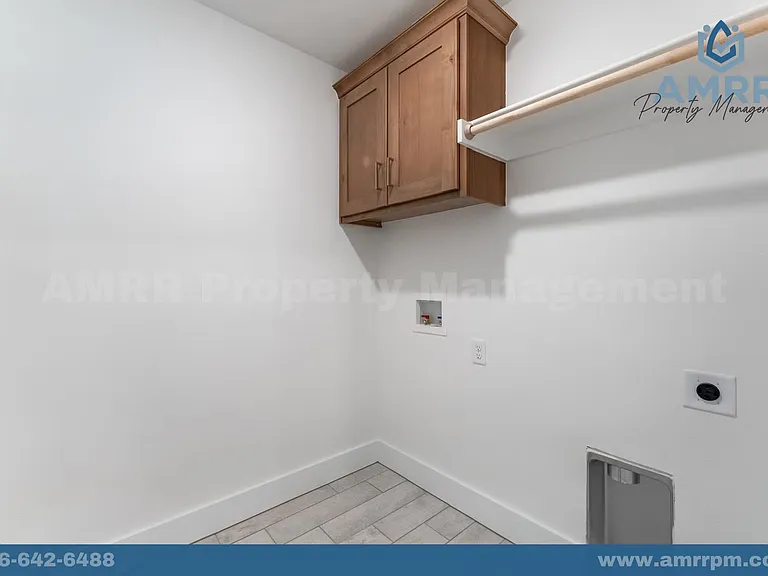 824 S Sparrow St — Photo 11