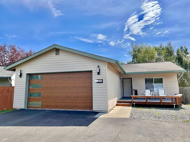 2310 Leopard Cir — Photo 33