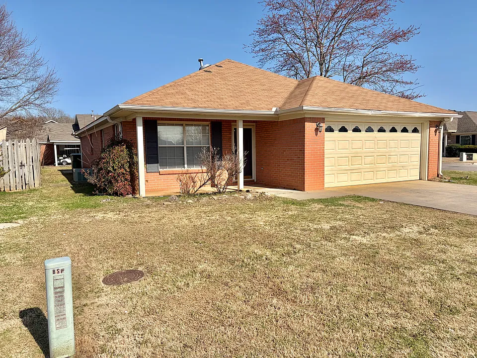 1210 Palisade Ct SW