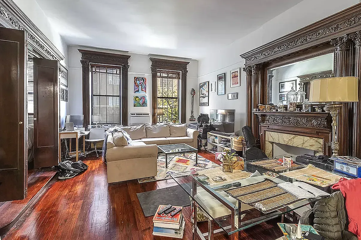 118 East 19th Street — Photo 1