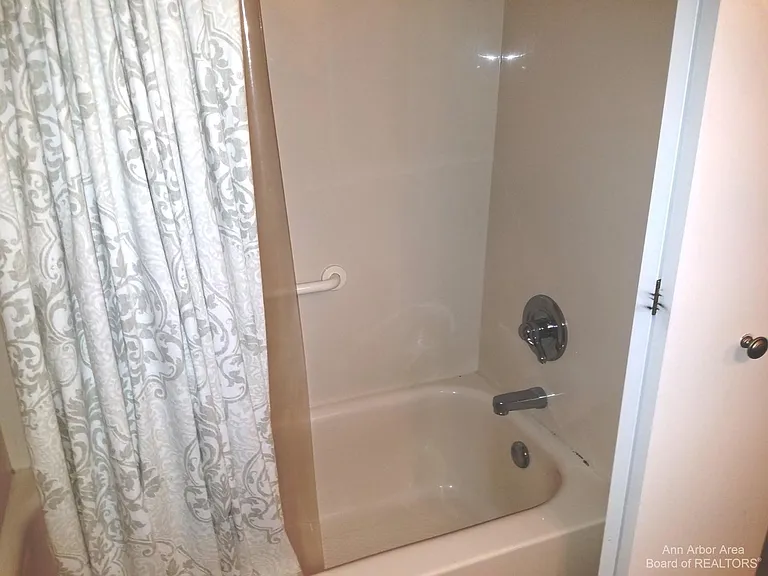 1217 Island Dr #204 — Photo 13