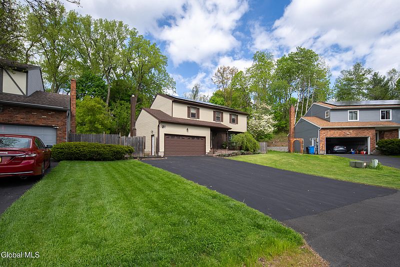 3rd image of 51 Aspen Circle