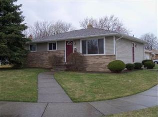 3300 King Richard Dr, Parma, OH