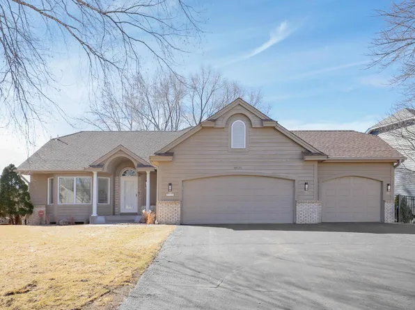 10125 Juniper Ln, Eden Prairie, MN 55347
