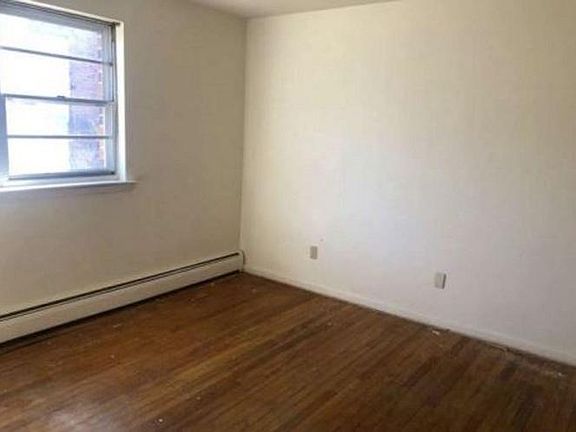 4th image of 18B Colonial Dr