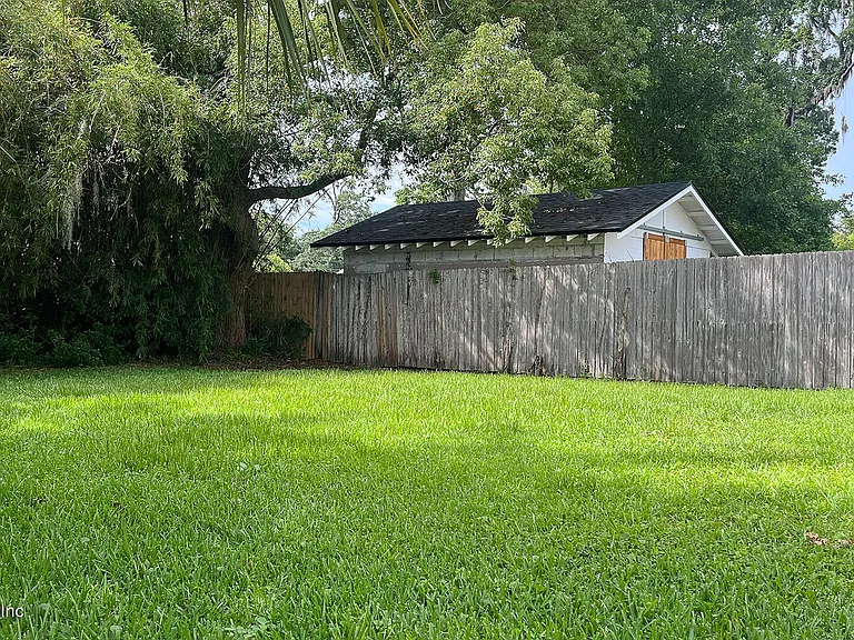 3237 Mayflower St S — Photo 27