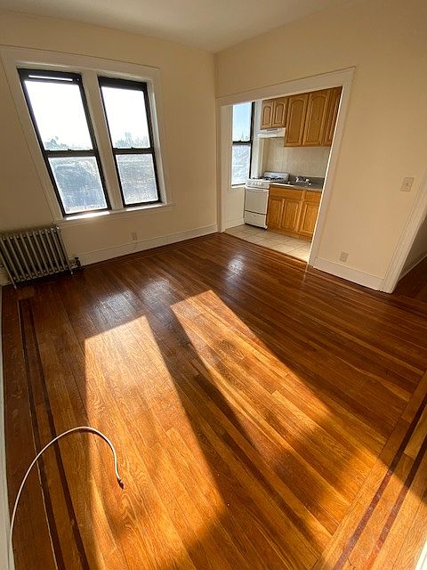 2nd image of 25-26 44th St #3