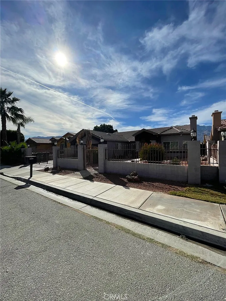 4 bed, 1906 sqft, $3,900 — Photo 4