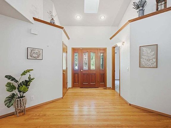 4th image of 4801 Azalea Dr