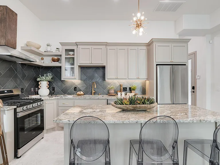 2506 N Douglas Ave — Photo 17