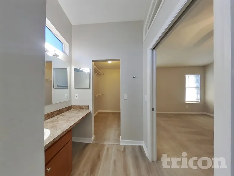 470 Shamrock Ave S — Photo 9