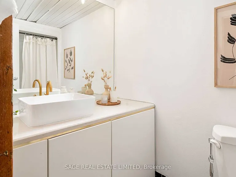 781 King St W #508 — Photo 25
