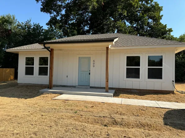 609 W Virginia Ave, Chickasha, OK 73018