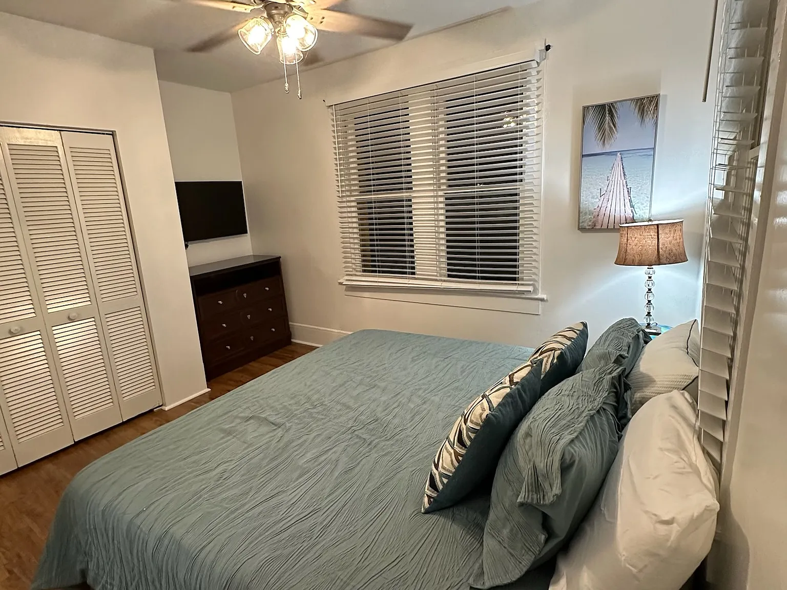 200 Live Oak St — Photo 2