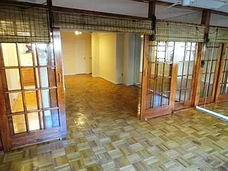 Rented by R New York