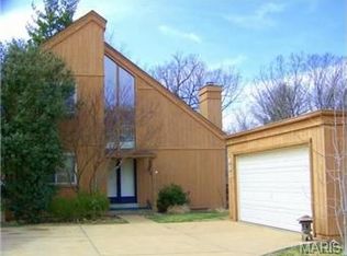 951 Imperial Point, Manchester, MO 63021