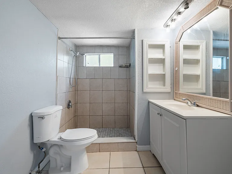 4235 Memphis Ave — Photo 11
