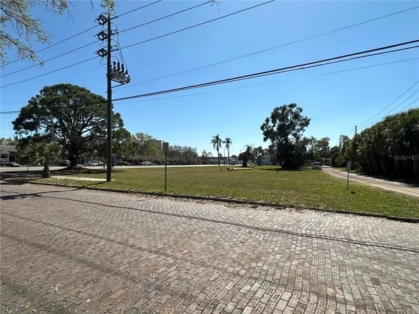 Pasadena Ave S #16, Saint Petersburg, FL 33707
