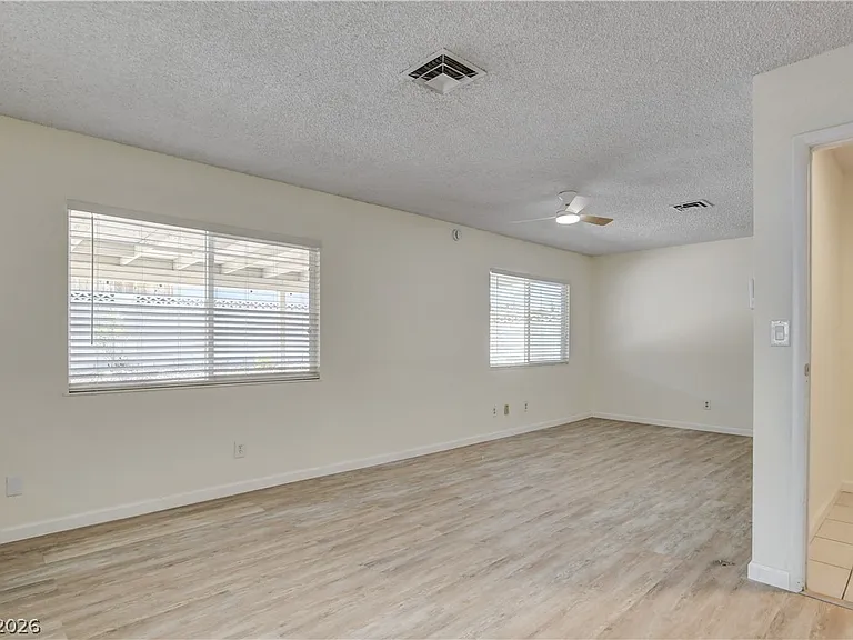 2085 Wagonwheel Ave — Photo 9