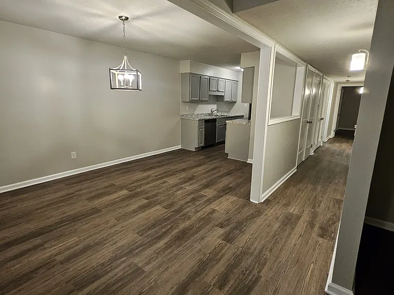 1202 Patton Creek Ln — Photo 3