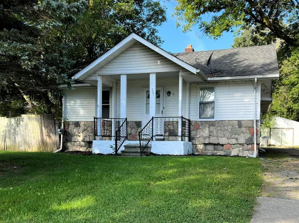 797 Palmer Dr, Pontiac, MI 48342