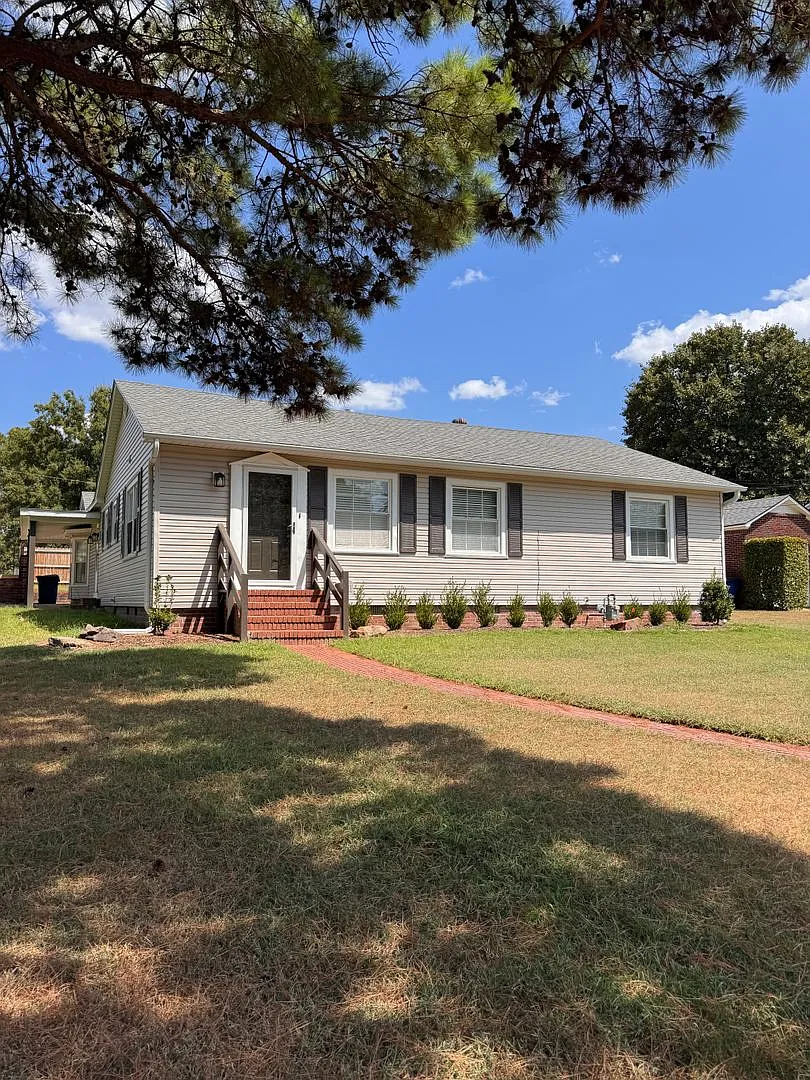 Beautifully Remodeled 3 Bedroom Home — Photo 1