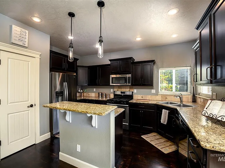 10241 W Breckfield St — Photo 22