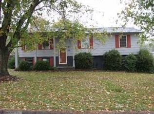 2204 Mark Ln, Maryville, TN 37803