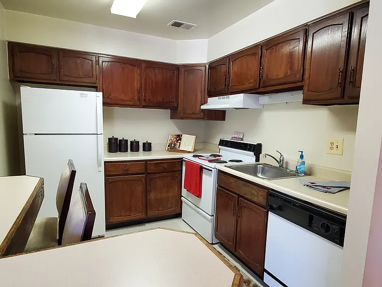 White Oaks — Photo 14