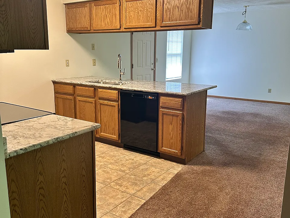 5558 Tall Pines Pkwy #3