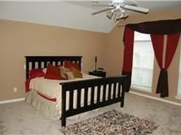 7526 N Linpar Ct, Houston, TX 77040