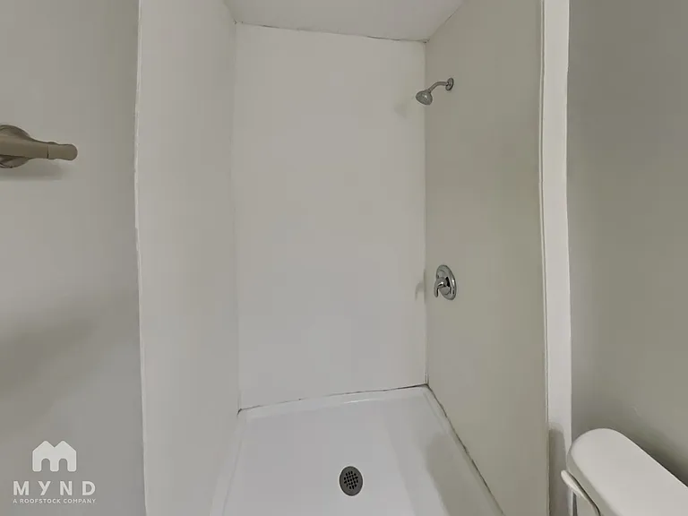 95 Academy St — Photo 10