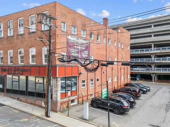 61 Field St #106, Waterbury, CT 06702