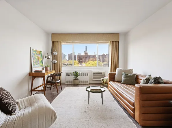 185 Hall St APT 710, Brooklyn, NY 11205