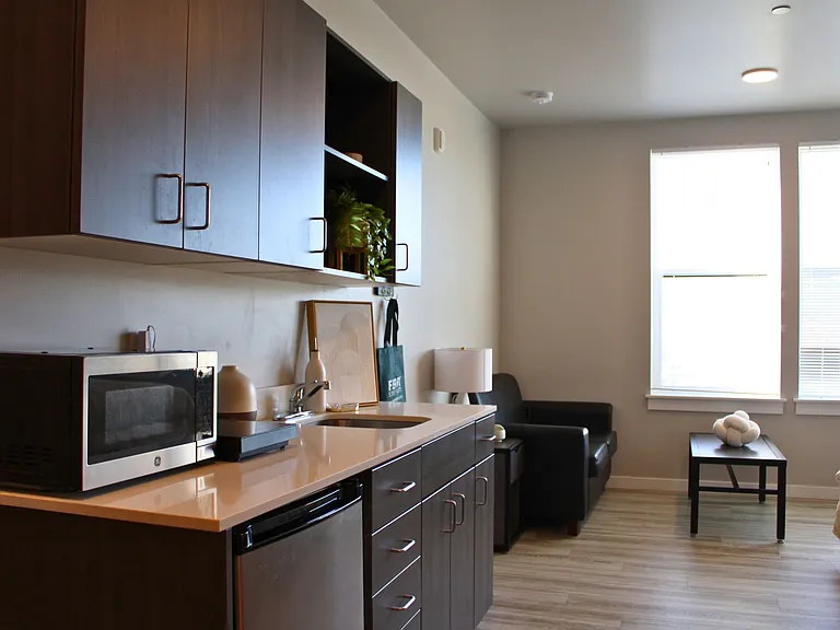 Ferry Street Flats - Modern Studios and Lofted units right by campus! — Photo 6