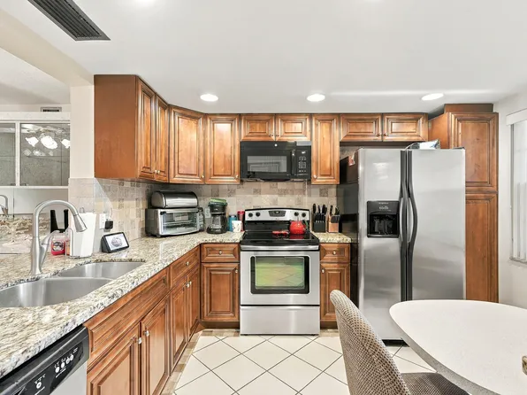 2903 VICTORIA Circle #C1, Coconut Creek, FL 33066
