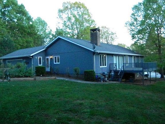 2nd image of 2142 Hawthorne Ln