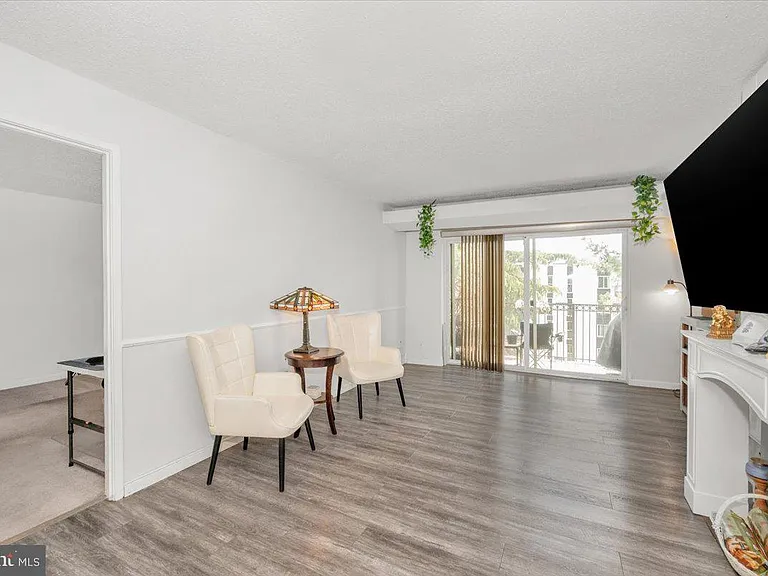 60 S Van Dorn St #511 — Photo 4