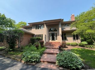 4523 Red Oak Ln, Long Grove, IL 60047