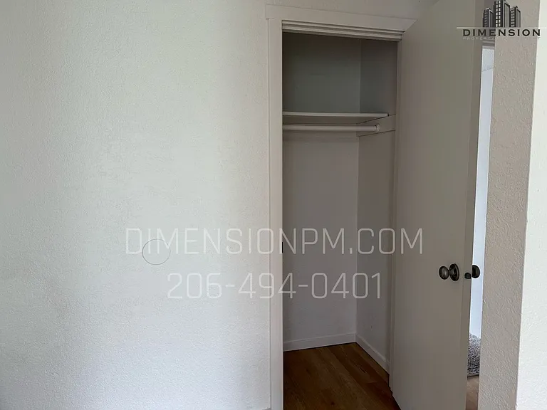 Apartment in Pacific! Easy to book Self Tours! — Photo 20