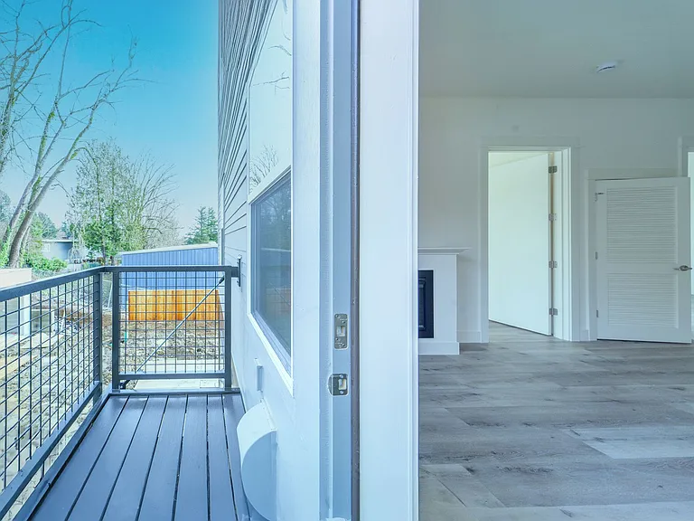 Capitol Hill Apartments — Photo 39