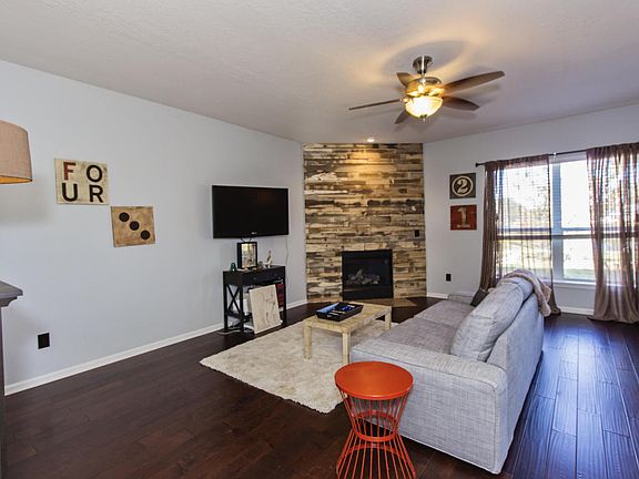 5th image of 37 E Teague Bay Dr