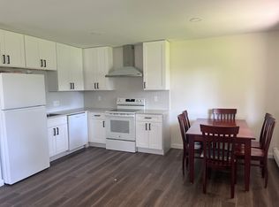 2736 Golf Course Dr APT 3, Marlette, MI 48453