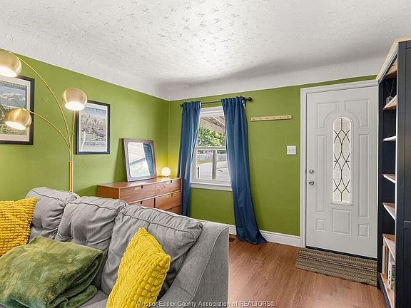 5th image of 2519 Pillette Rd