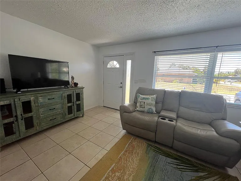 18140 Wolbrette Cir — Photo 4
