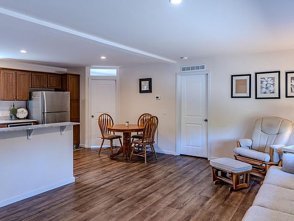 3rd image of 1643 River Rd