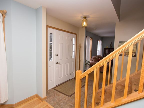 4th image of 4 Greylock Dr