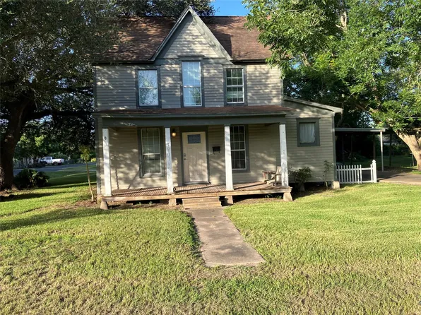 701 August St, El Campo, TX 77437